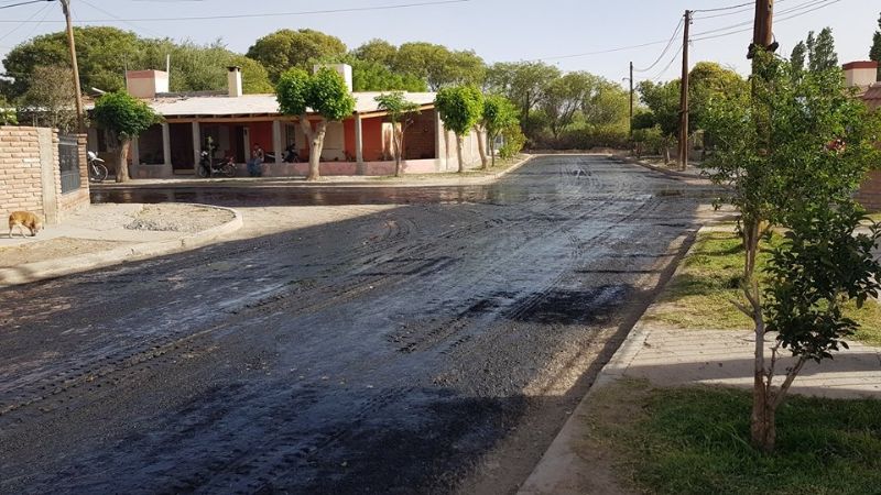 Se realizó el riego de imprimación en el barrio San Juan Bautista