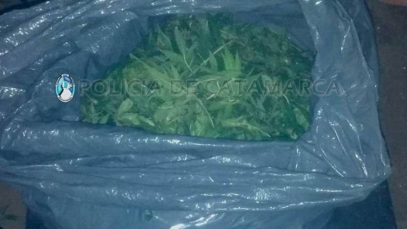 Tras una persecución, secuestran marihuana y detienen a un joven en Valle Viejo