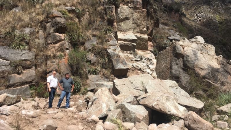 Sola Jais junto al intendente Guzmán en la obra del encauzamiento del río