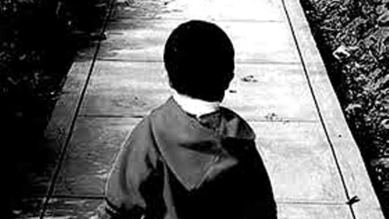 Encontraron a un niño de 3 años solo en la calle