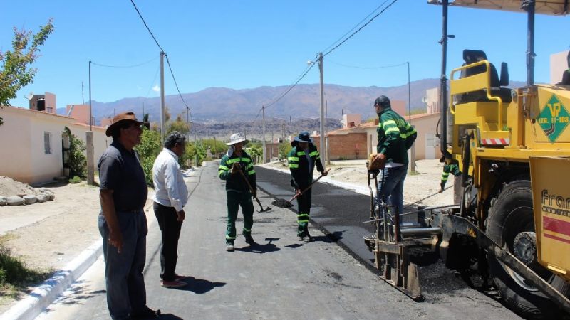 Pavimentaron otro barrio en San José