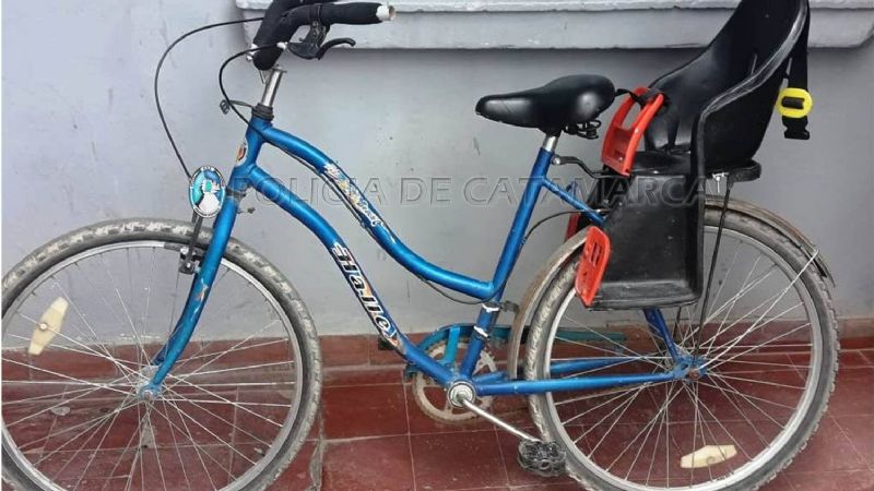 Le robaron la bicicleta y la encontraron abandonada en un descampado