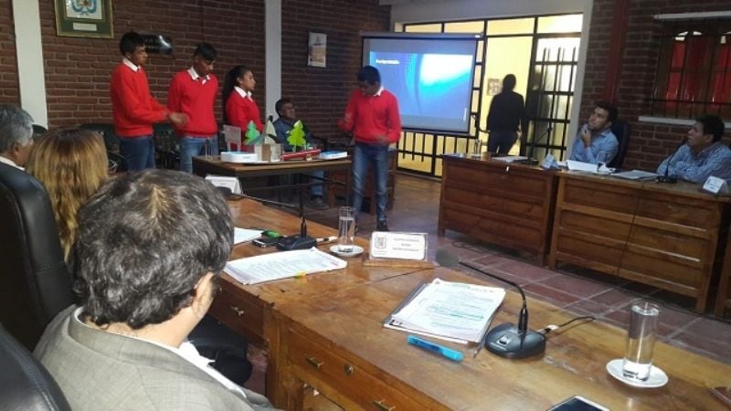 Alumnos de la escuela Rural de Ampajango solicitan el rescate de la vieja usina