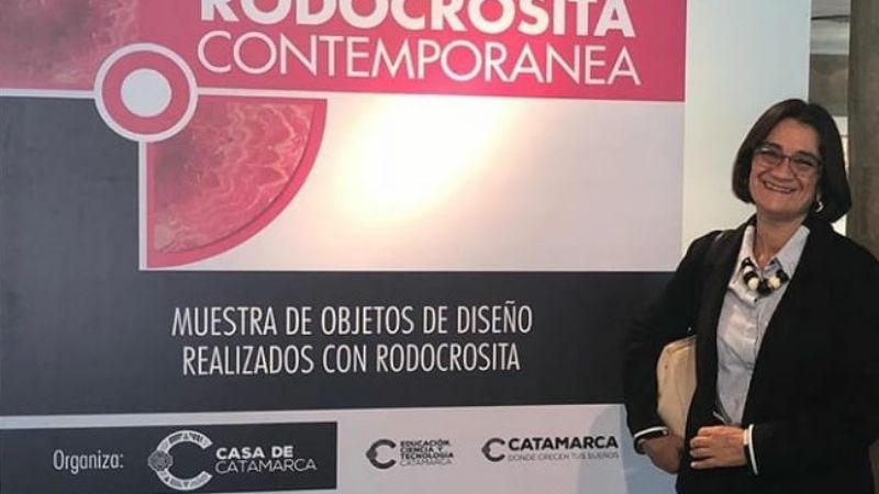 La Gobernadora visitó muestra de Rodocrosita Contemporánea