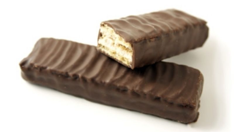 Prohíben la venta de una oblea rellena cubierta con chocolate