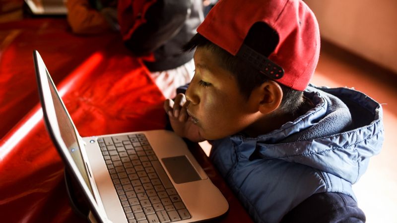 Alumnos del interior profundo de Belén recibieron sus netbooks