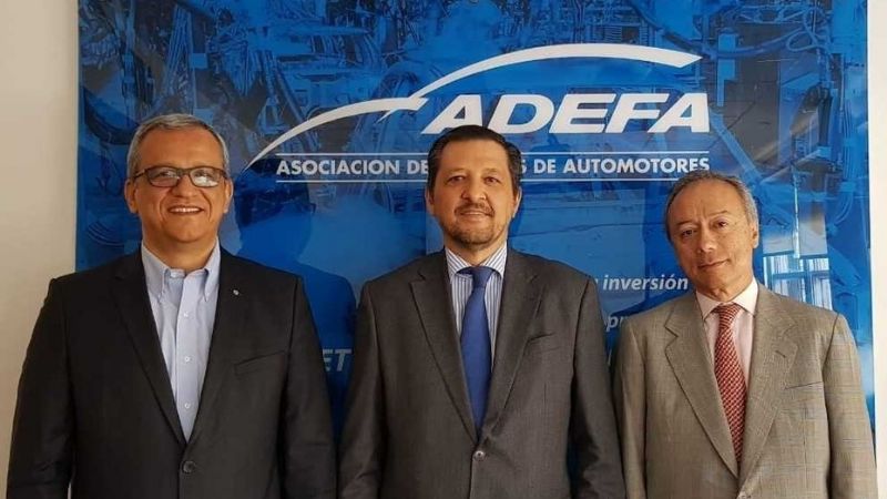 Se derrumbaron 40% las ventas de autos y la industria pide auxilio al Gobierno