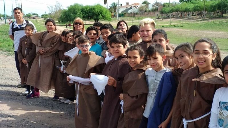 En Recreo fue multitudinario el recibimiento de las Reliquias