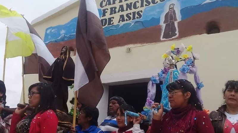 Gómez participó de los actos religiosos en la localidad de la Quebrada