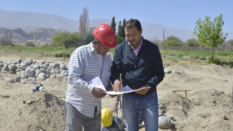 Sánchez supervisó el avance de obras en Santa María