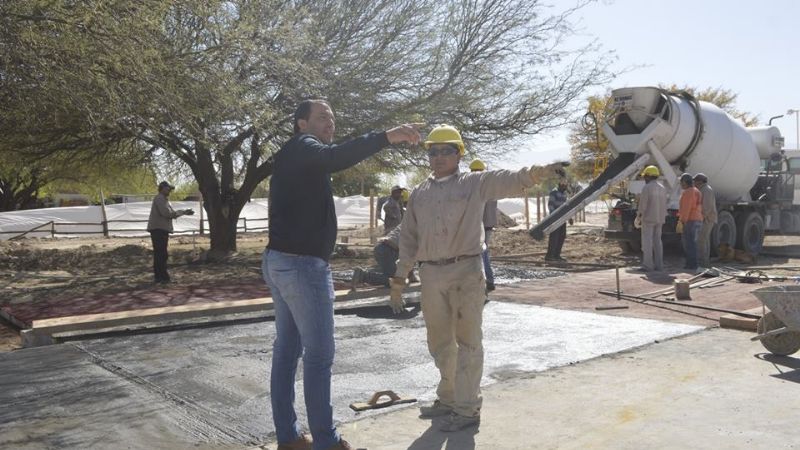 Sánchez supervisó el avance de obras en Santa María