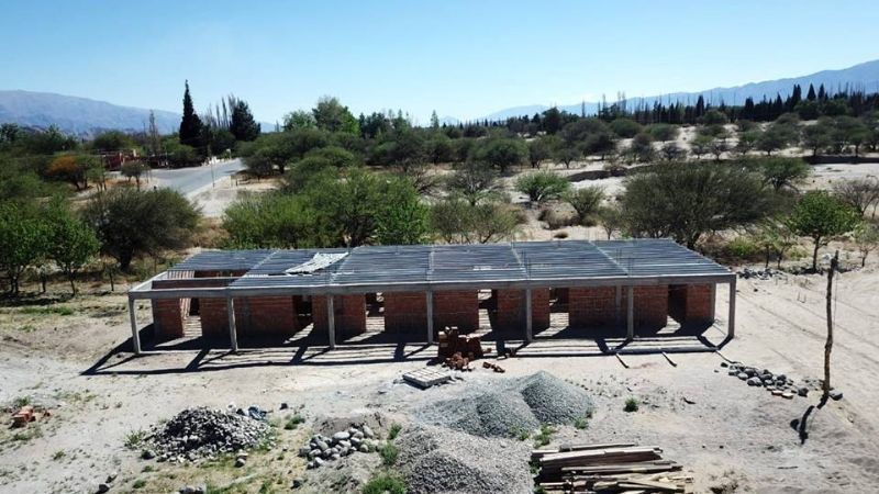 Sánchez supervisó el avance de obras en Santa María