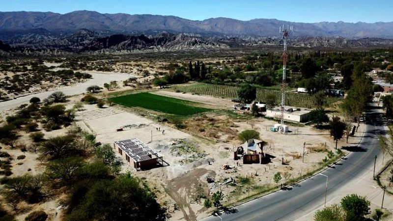 Sánchez supervisó el avance de obras en Santa María