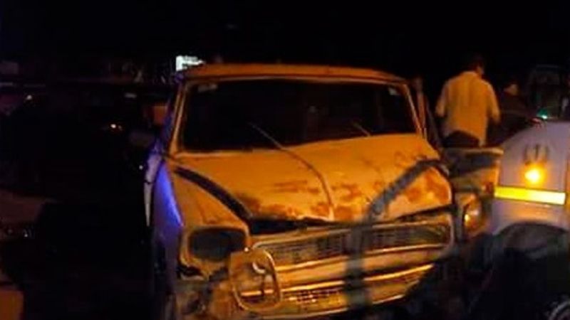 Chocó contra el portón de una casa