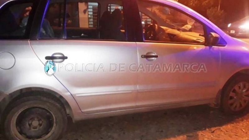 Trasladaban en el baúl del auto carne de caballo recién faenada