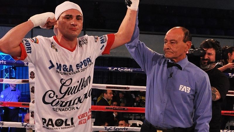 “El Terrible” Cóceres retuvo el Latino OMB ante Eliasquevici