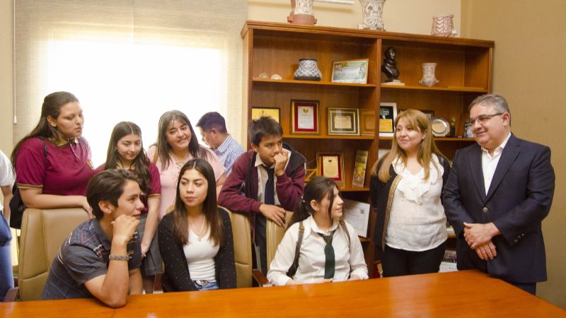 Jalil recibió a alumnos del SEM que participan en Olimpíadas