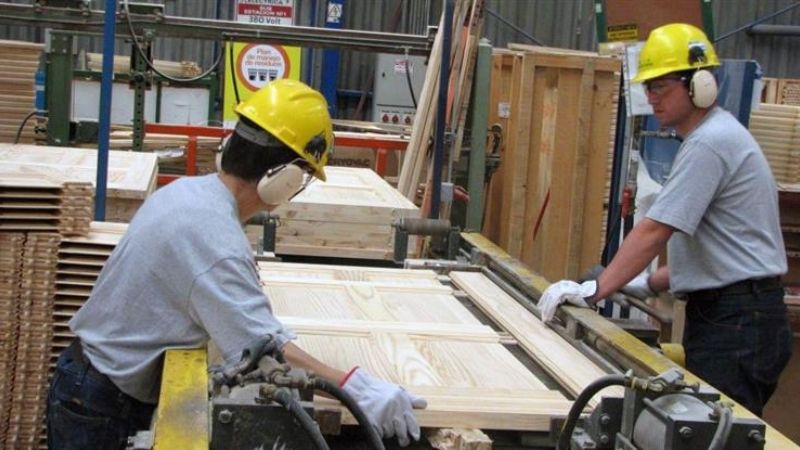 Estiman que salarios caerán un 11% durante 2018 por brusca devaluación