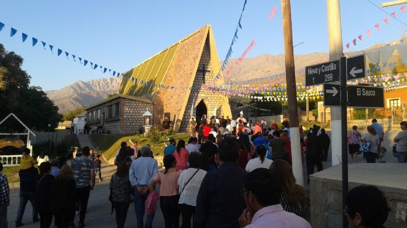 Rosario Colana celebró a la Virgen del Rosario
