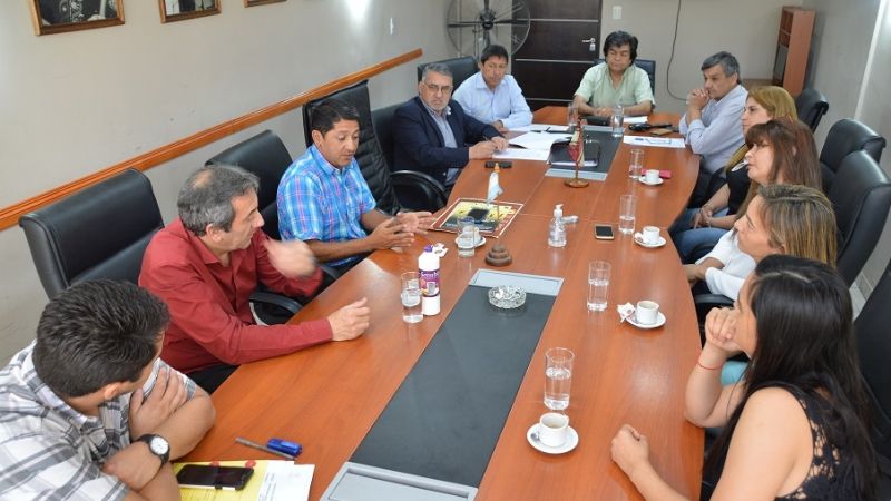 Instrucción Pública recibió a padres de niños con dislexia