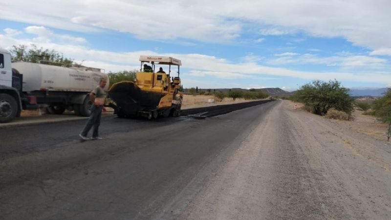 Trabajan en la reparación de la ruta provincial N°17