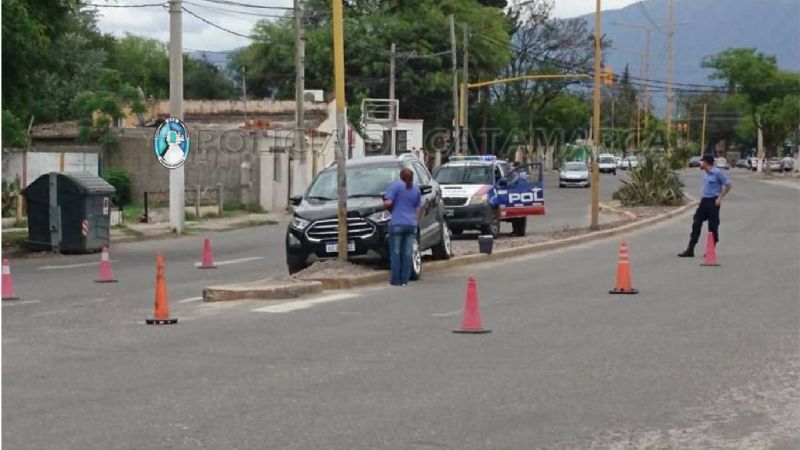 Adolescente al volante provocó un choque múltiple, escapó y volvió a chocar