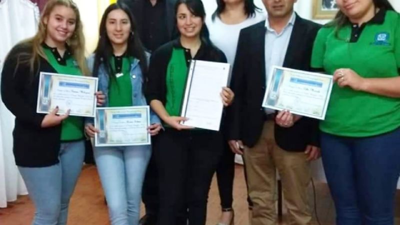 Reconocimiento a proyectos de Feria de Ciencias que pasaron a instancia nacional