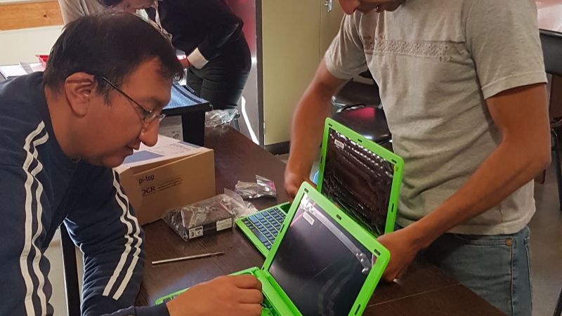 Aula digital móvil y capacitación a docentes de Antofagasta de la Sierra