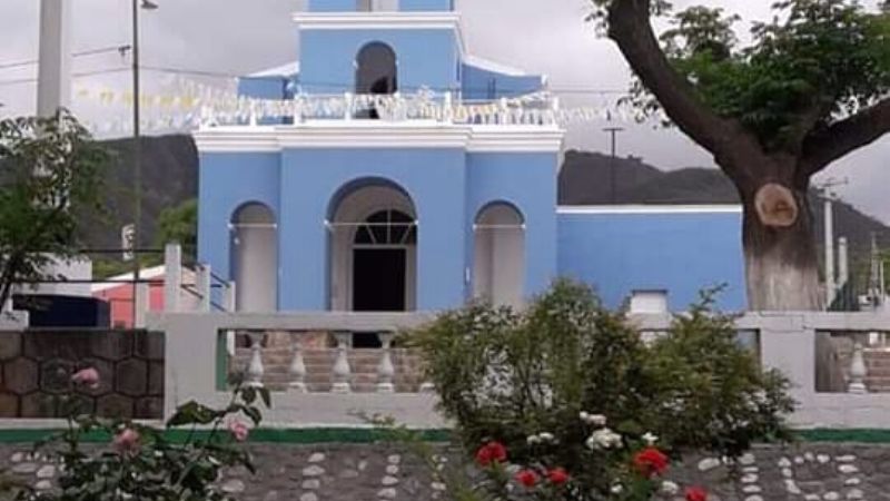 Embellecieron la Iglesia de Mutquín