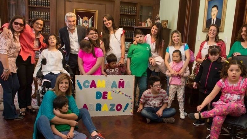 Niños de la escuela APANE en Casa de Gobierno