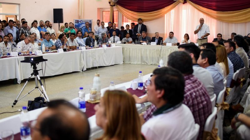 Senadores presentes en la mesa de trabajo minero