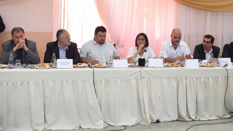 Senadores presentes en la mesa de trabajo minero