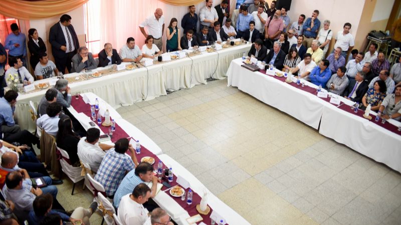 Senadores presentes en la mesa de trabajo minero