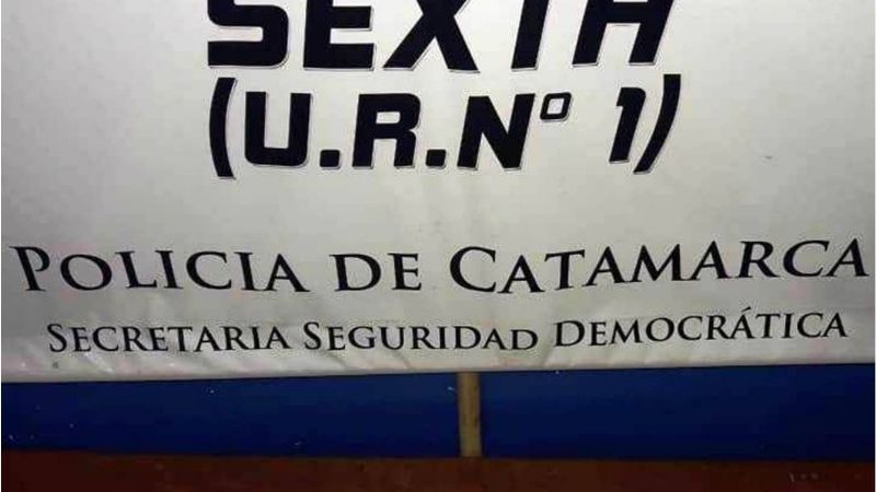 Atentó contra policías, lo aprehendieron y le encontraron un cuchillo