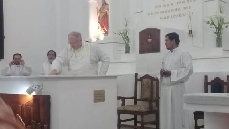 El Obispo consagró el altar y dedicó el templo de Chaquiago