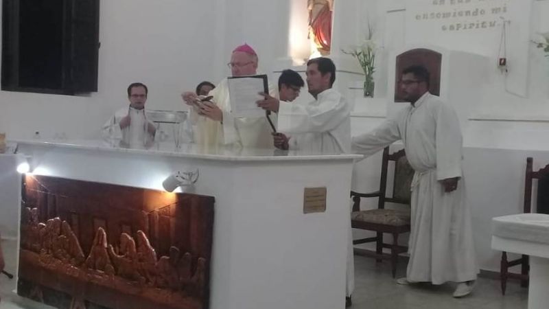 El Obispo consagró el altar y dedicó el templo de Chaquiago