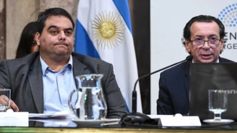 Triaca da un paso al costado para favorecer las gestiones con los gremios