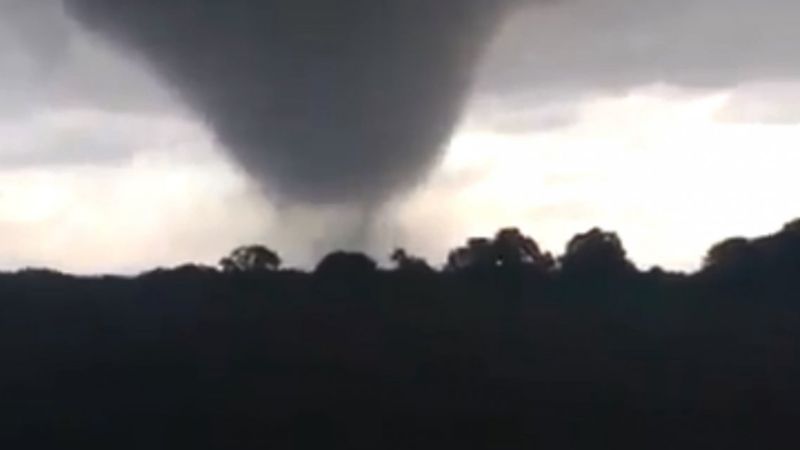 Un potente tornado azotó Santa Fe