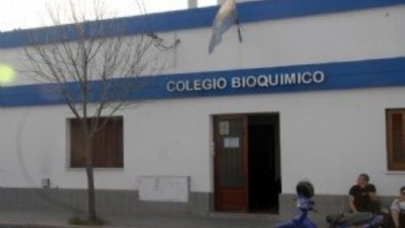 Bioquímicos podrían cortar la atención con obras sociales