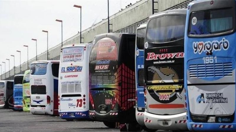 Autorizan aumentos a micros de larga distancia de hasta el 30%