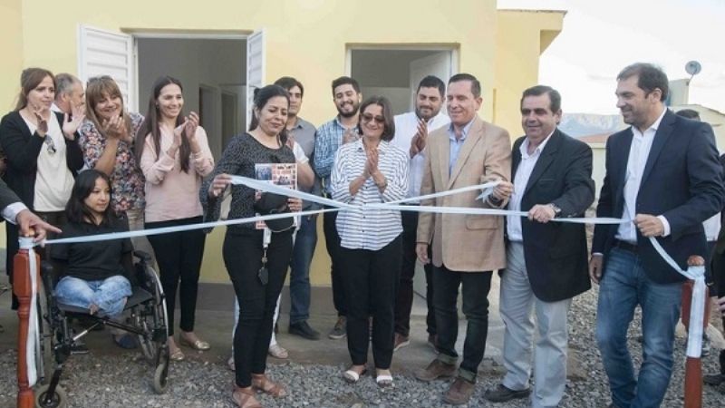 La Gobernadora entregó 22 nuevas viviendas en el loteo Parque Sur