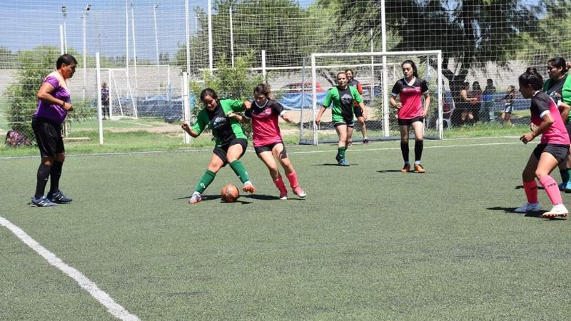 Se juega la gran final de torneo de fútbol femenino