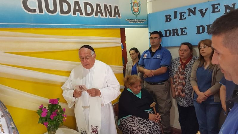 Emotivos y coloridos recibimientos a la Virgen