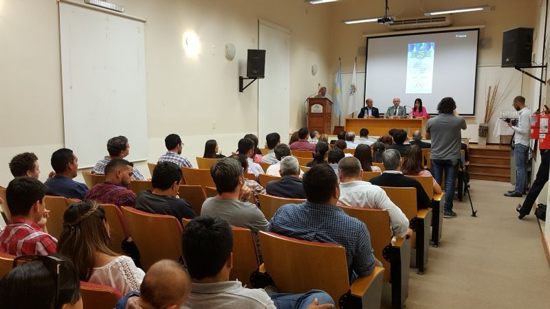 Con reencuentros y remembranzas la CEA evocó su 25° aniversario