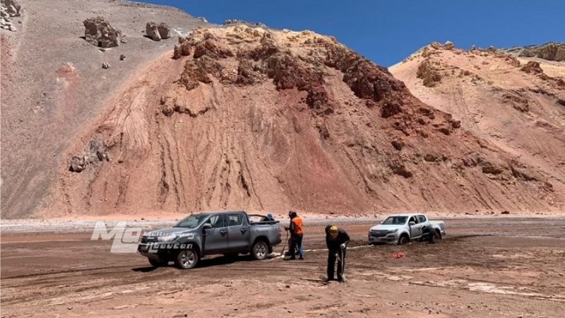 Buscaban a 2 turistas chilenos extraviados, y encontraron a 4 ucranianos varados en la cordillera