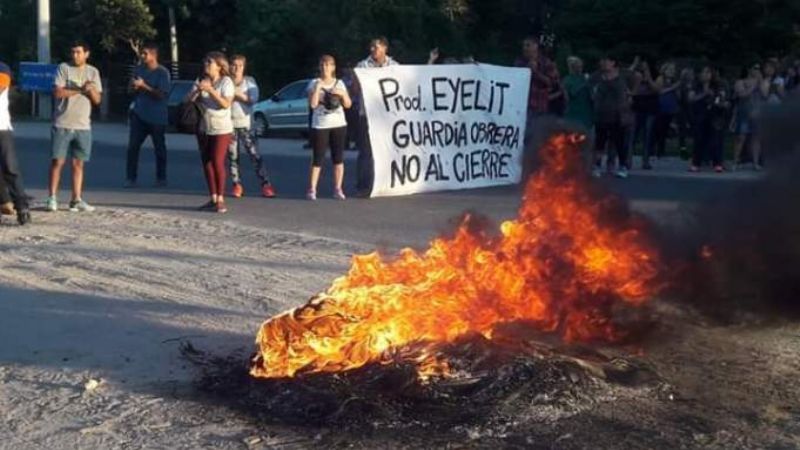 Manifestación de textiles en Casa de Gobierno
