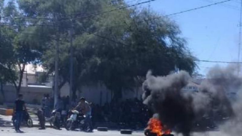 Ánimos caldeados: Municipales de Recreo endurecen el reclamo