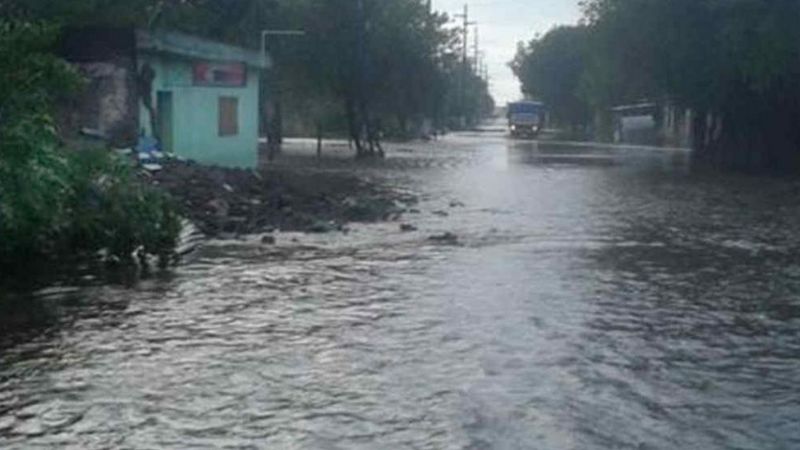 El camión atmosférico colabora en el saneamiento de Lavalle