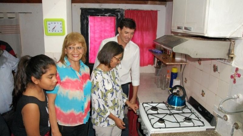 La Gobernadora inauguró la 3° etapa de gas natural en Parque América