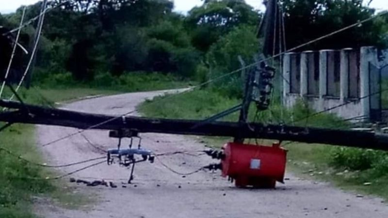 Un hombre cayó sobre un cable del tendido eléctrico tras un siniestro vial en La Paz